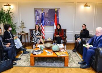 “المشاط” تبحث دفع العلاقات الاقتصادية المشتركة مع السفيرة الأمريكية لدى مصر