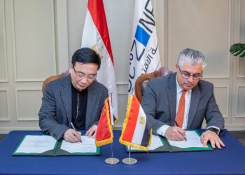 باستثمارات 50 مليون دولار…اقتصادية قناة السويس توقع عقد مشروع “هينيواى الصينية” في منطقة القنطرة