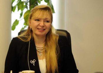 تعيين سهر الدماطي عضوا بمجلس إدارة الشركة القابضة المصرية الكويتية