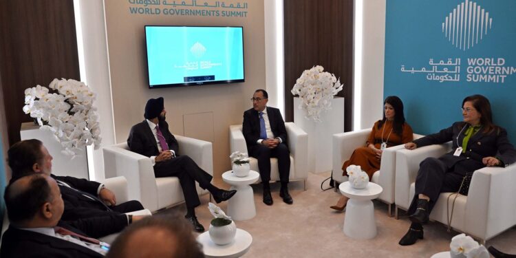 رئيس الوزراء يلتقي رئيس البنك الدولي والوفد المرافق له