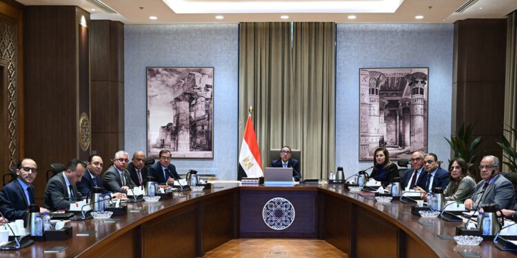 الحكومة تدرس مقترح لشركة إيطالية لإنشاء مجمع صناعي للحديد والصلب باستثمارات 4 مليارات دولار