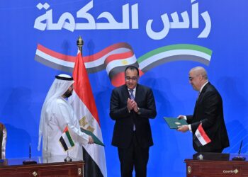 خبراء يتوقعون تراجع الأسعار واستقرار سعر الصرف واختفاء السوق الموازي بعد صفقة رأس الحكمة