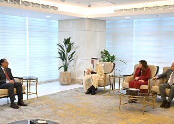 رئيس الوزراء يلتقى مجموعة البنك الإسلامي للتنمية