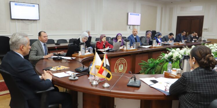 وزارة العمل تُعد قانون جديد للعمالة المنزلية ( التفاصيل الكاملة )