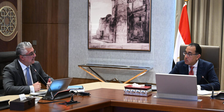 بتكلفة استثمارية 2.8 مليار دولار…التعاقد على 127 مشروعاً في المناطق الصناعية والموانئ