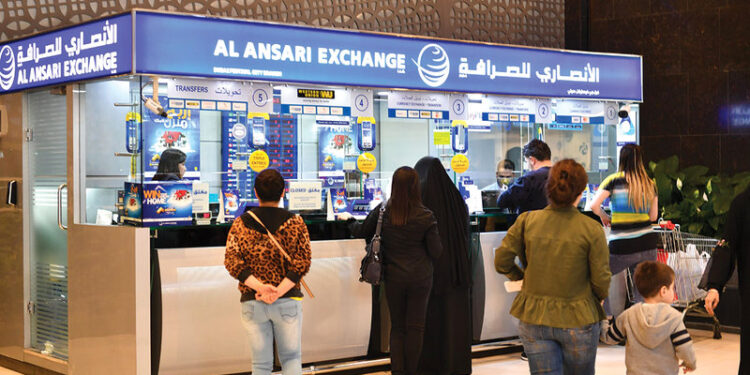 الأنصاري للصرافة الإماراتية: التحويلات لمصر ارتفعت بعد التعويم