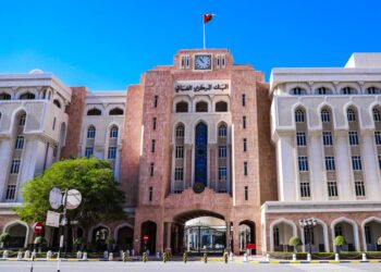 البنك المركزي في عمان يدعو البنوك وشركات التمويل لتأجيل الأقساط جراء الأحوال الجوية
