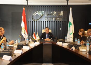 رئيس البريد يلتقي ممثلي غرفة التجارة الأمريكية وكبرى شركات البريد السريع في مصر