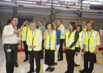السفير الياباني بمصر يزور مصنع اليابان الدولية للتبغ JTI