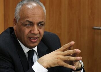 مصطفى بكري : تخفيض الأحمال الكهربائية إلي ساعتين بعد تدخل الرئيس