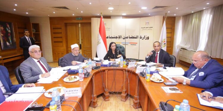 مايا مرسي تترأس أول اجتماع لمجلس إدارة بنك ناصر الاجتماعي