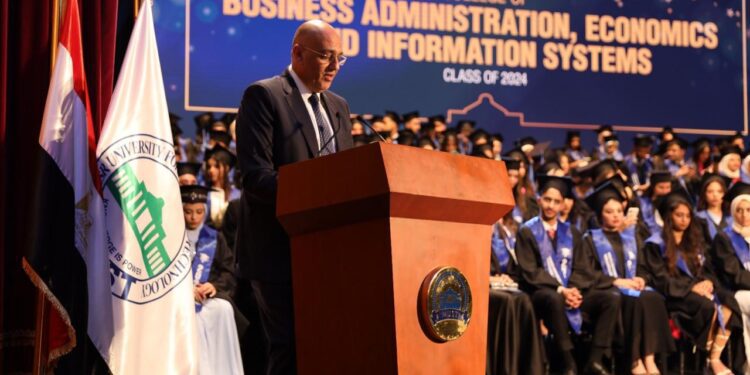 باسل رحمي : الحكومة لديها اهتمام بالغ بالمشروعات المتوسطة والصغيرة ومتناهية الصغر وريادة الأعمال