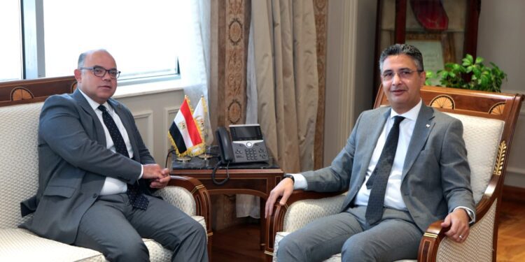 “التموين” تبحث مع “الرقابة المالية” آليات تنشيط البورصة السلعية