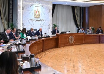 رئيس الوزراء يترأس الاجتماع الأول للمجموعة الوزارية للتنمية الصناعية