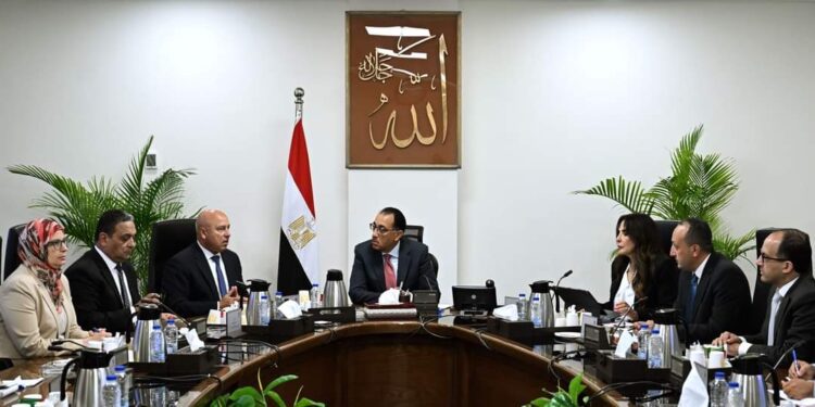 مصر تضع خطة عاجلة للنهوض بقطاع الصناعة