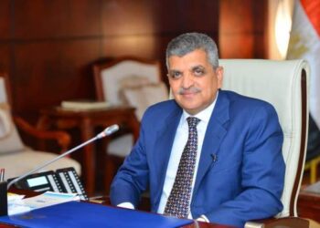 الرئيس السيسي يجدد تكليف أسامة ربيع برئاسة هيئة قناة السويس لمدة عام