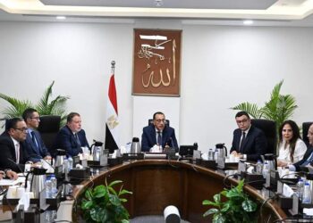 الحكومة تناقش مسودة قانون يحكم عمل مناطق المال والأعمال