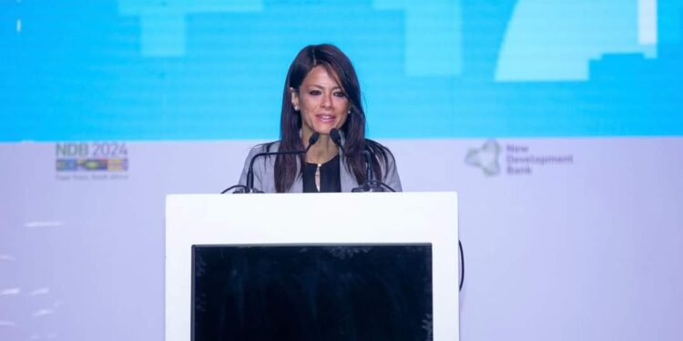 وزيرة التخطيط : نُنفذ برنامج إصلاح اقتصادي وهيكلي شامل لتعزيز استقرار الاقتصاد الكلي