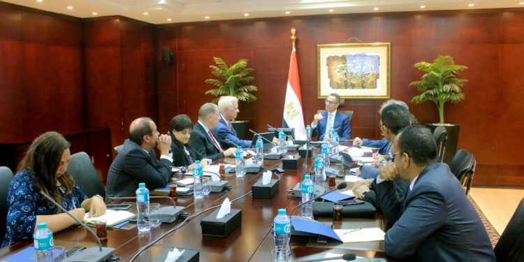 وزير الاستثمار يلتقى وفد سيتي بنك لاستعراض مشروعات البنك بالسوق المصرية