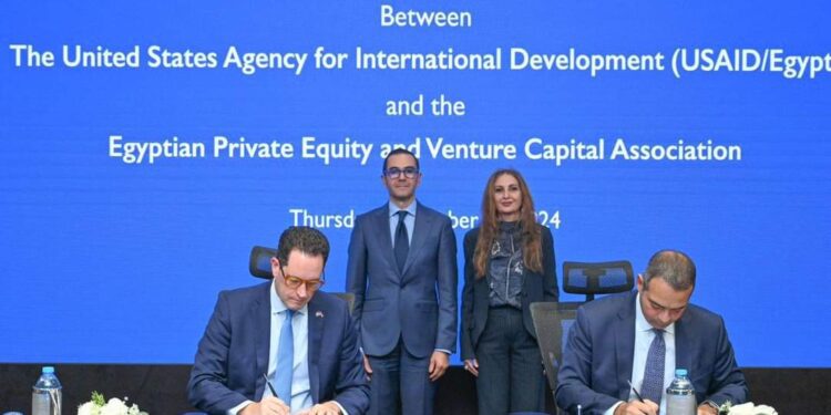 جمعية الاستثمار المباشر توقع مذكرة تفاهم مع الوكالة الأمريكية للتنمية الدولية