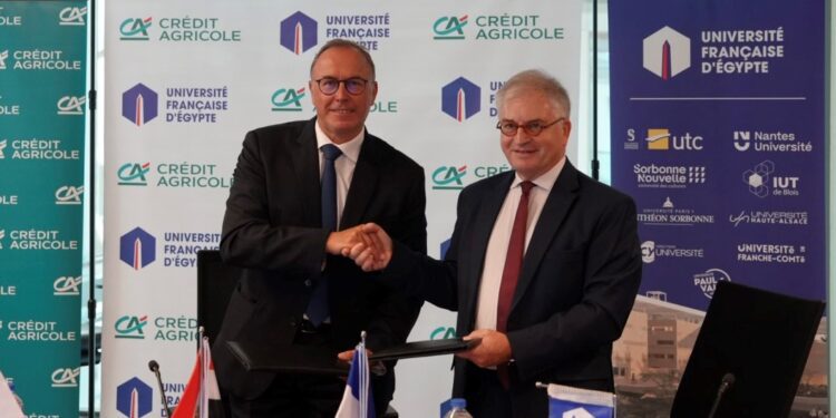 بنك كريدي أجريكول يُبرم شراكة مع الجامعة الفرنسية في مصر