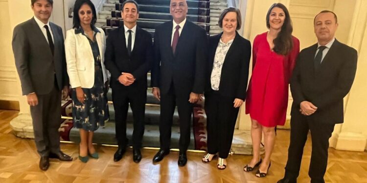 جهاز المشروعات يتعاون مع المؤسسات التنموية الفرنسية لتنفيذ برامج ومشروعات تنموية