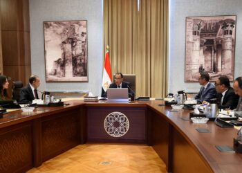 رئيس الوزراء يعقد اجتماعًا بشأن مُناقشة تنظيم مُؤتمر استثماري “مصري – بريطاني”
