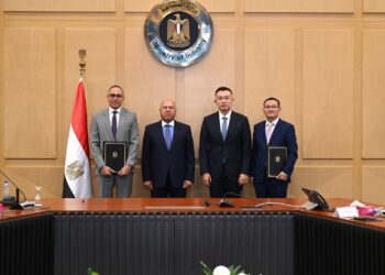 اتفاق بين “بايك” الصينية و”ألكان” لإقامة مصنع لإنتاج سيارات كهربائية في مصر