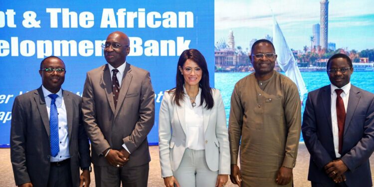 البنك الإفريقي للتنمية : الإصلاحات المستمرة تجعل من مصر بيئة جاذبة للمستثمرين