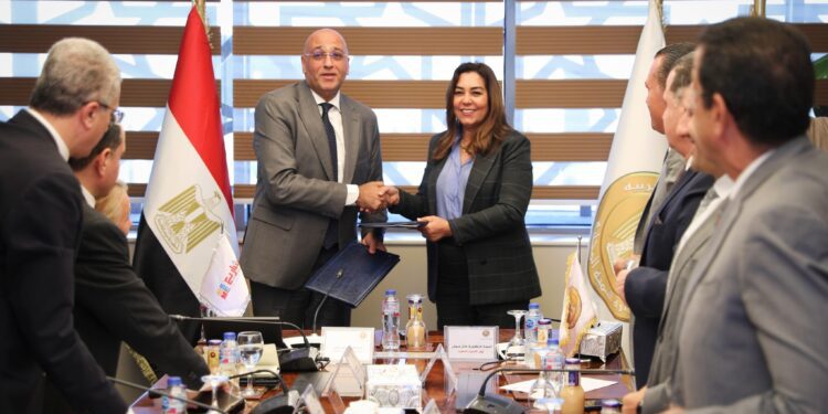 جهاز المشروعات يوقع بروتوكول مع وزارة التنمية المحلية لدعم المشروعات الصغيرة