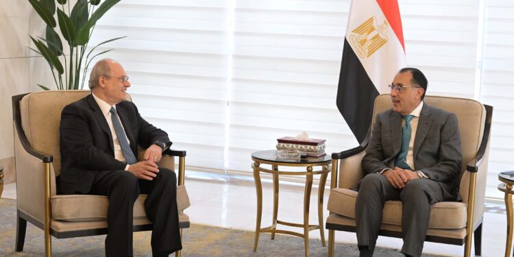 مصر تتطلع لنقل تجربة منظومة الفاتورة الإلكترونية إلى لبنان