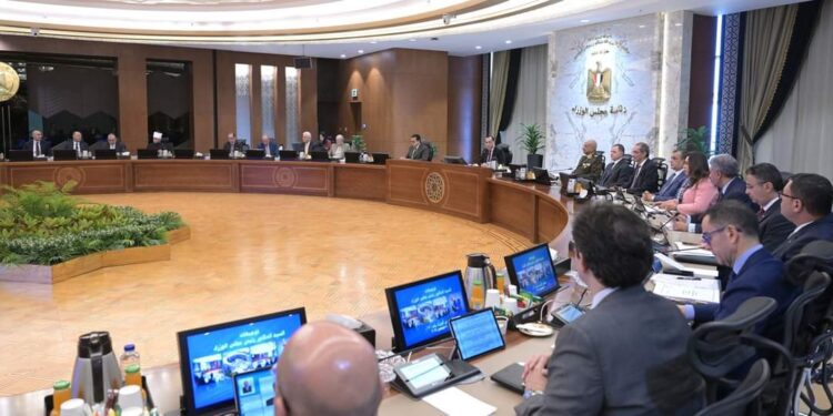 عاجل ..الحكومة توافق على مقترحات لتنظيم سوق السيارات لعام 2025