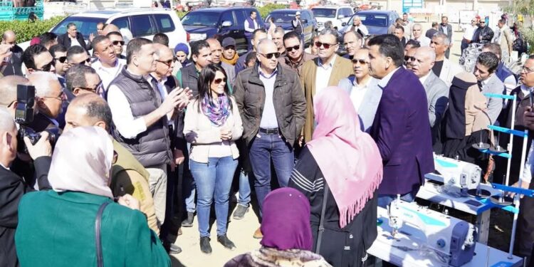 وزيرة التخطيط تسلم منح المشروعات متناهية الصغر للمرأة الريفية في المنيا