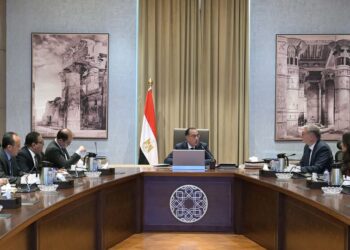 عاجل ..الحكومة تطلق مبادرة تحويل السيارات للعمل بالغاز الطبيعي