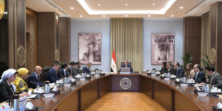 مجموعة جيلي تفتتح مصنع لها في مصر لتغطية الطلب المحلي وتصدير 30 ألف سيارة للخارج