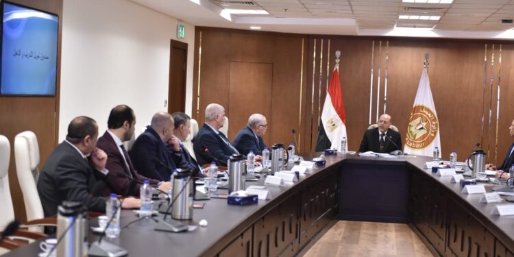 وزير العمل : دعم برامج وخطط تأهيل الشباب لسوق العمل في الداخل والخارج