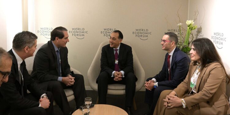 رئيس الوزراء :الحكومة مستعدة لتقديم الحوافز المُمكنة لتعزيز استثمارات “كوكاكولا” في مصر