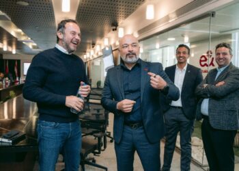 “إي آند بيزنس” تتعاون مع “المطورون العرب القابضة” لتطوير البنية التحتية للاتصالات