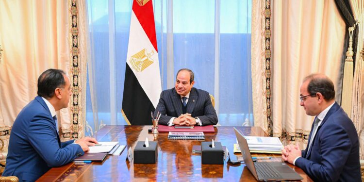 تفاصيل اجتماع الرئيس السيسي مع رئيس الوزراء ووزير المالية