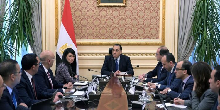 رئيس الوزراء يُتابع موقف الاستدامة المالية لجهاز المشروعات