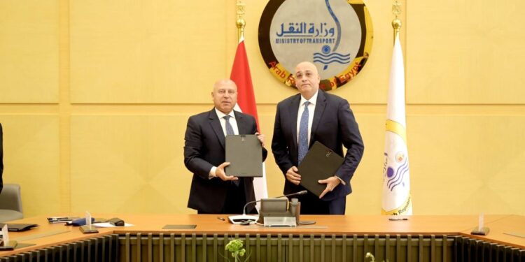 وزارة النقل وجهاز المشروعات يوقعان مذكرة تفاهم لتوفير فرص عمل للشباب بنظام “الفرانشايز”