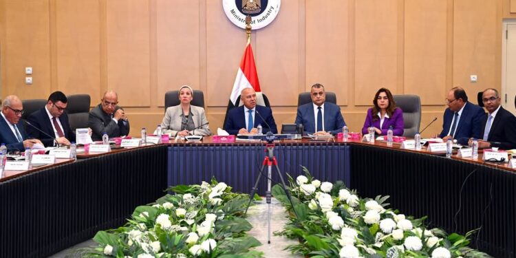 تفاصيل الاجتماع الحادي والعشرين للمجموعة الوزارية للتنمية الصناعية