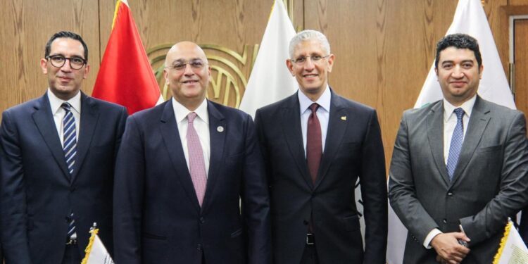 جهاز المشروعات يوقع عقد تمويل مع البنك العربي الأفريقي الدولي بقيمة 150 مليون جنيه