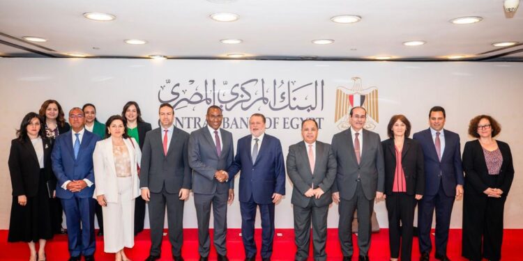 محافظ البنك المركزي المصري يستقبل نائب المدير العام لصندوق النقد الدولي