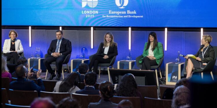 وزيرة التخطيط : تحقيق المساواة بين الجنسين في سوق العمل قد يرفع الناتج المحلي بنسبة 34%