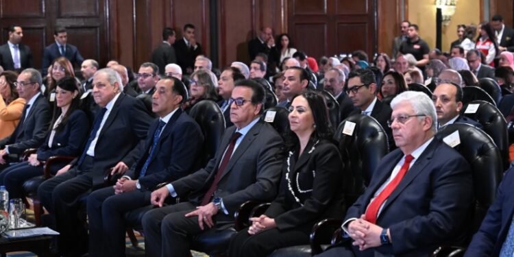 وزيرة التضامن :نعمل على استحداث حزم وبرامج تمكينية لمساعدة الأسر على العمل المدر للدخل والإقراض متناهي الصغر