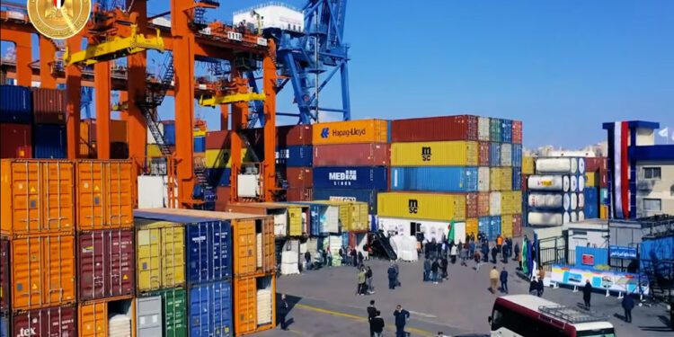 هيئة الاستثمار تُعلن عمل جميع إدارات الهيئة القائمة على الإفراج الجمركي طوال أيام الإسبوع