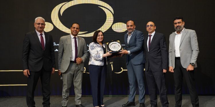 تكريم مؤسسة التضامن للتمويل الأصغر لدورها الفعال في دعم نجاح مشروع الترقية المؤسسية