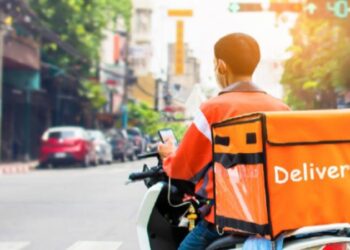 وزير العمل : ضم “عمال الدليفري” إلى منظومة الحماية لتأمينهم اجتماعيًا وصحيًا