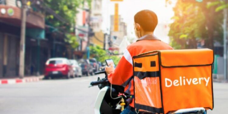 وزير العمل : ضم “عمال الدليفري” إلى منظومة الحماية لتأمينهم اجتماعيًا وصحيًا